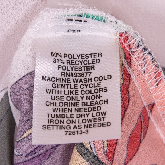 Liz Claiborne White Ruffled Mandarin Collar Blouse, Petite Medium Size, NWT. - Picture 11 of 11